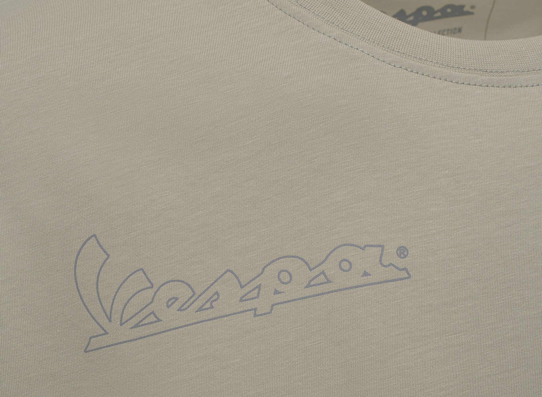Vespa T-shirt Nomad beige DEC collectie