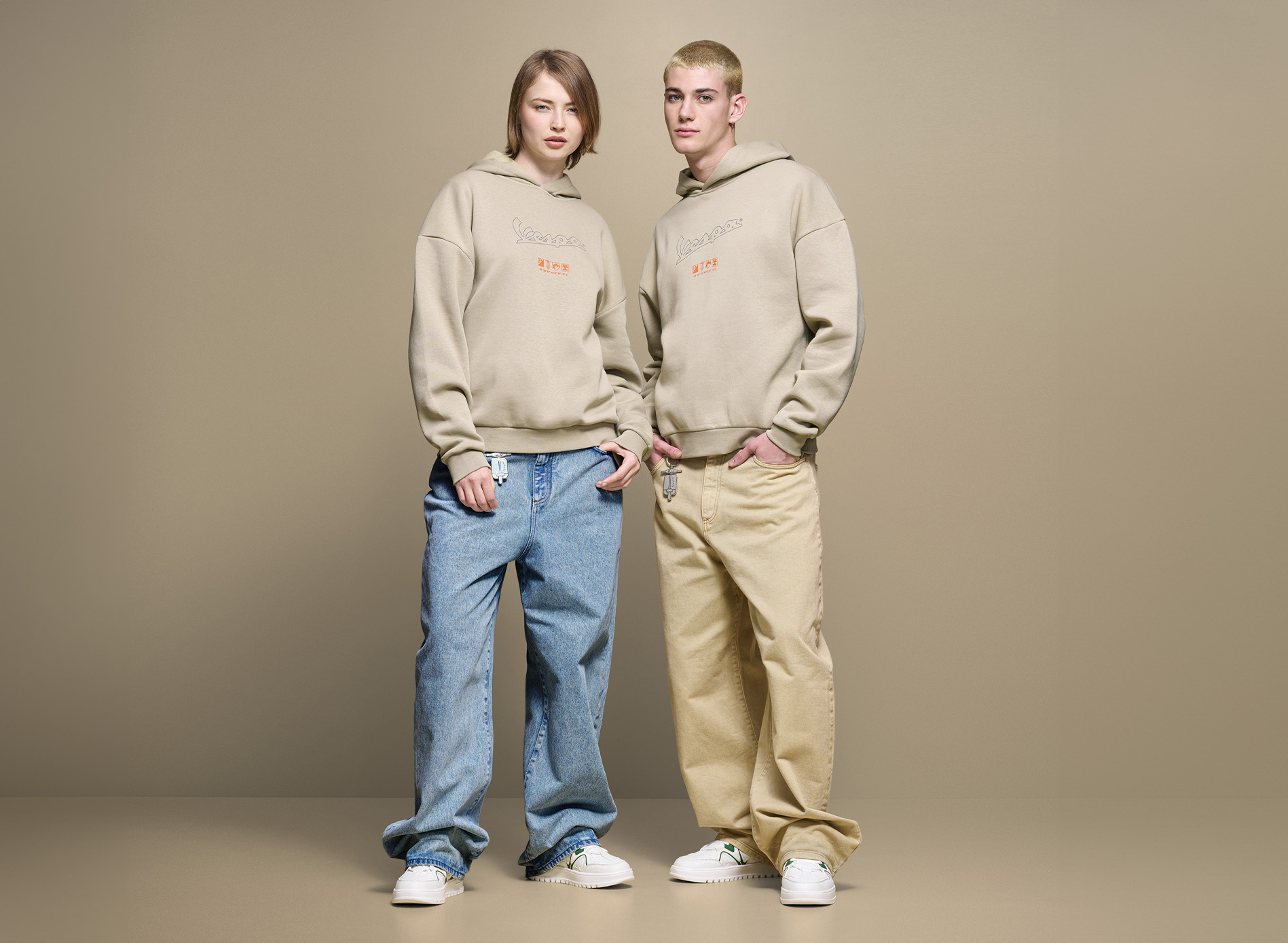 Vespa Hoodie Nomad beige DEC collectie